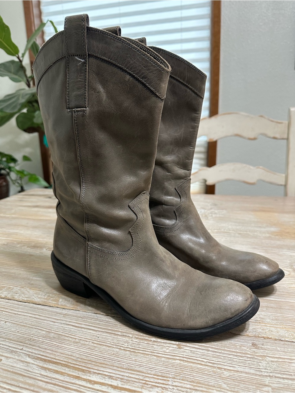 Eddie Bauer Bronx Distressed Taupe Gray Leather Cowboy Boots Sz 9
